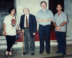 Schalom Ben-Chorin in Jerusalem; v. re.: Amos Löwenthal, W. Stegemann, Ben-Corin